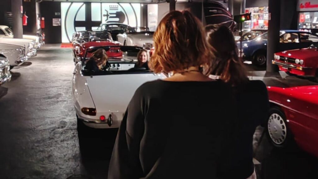 Donne e motori dietro le quinte. Guarda la gallery