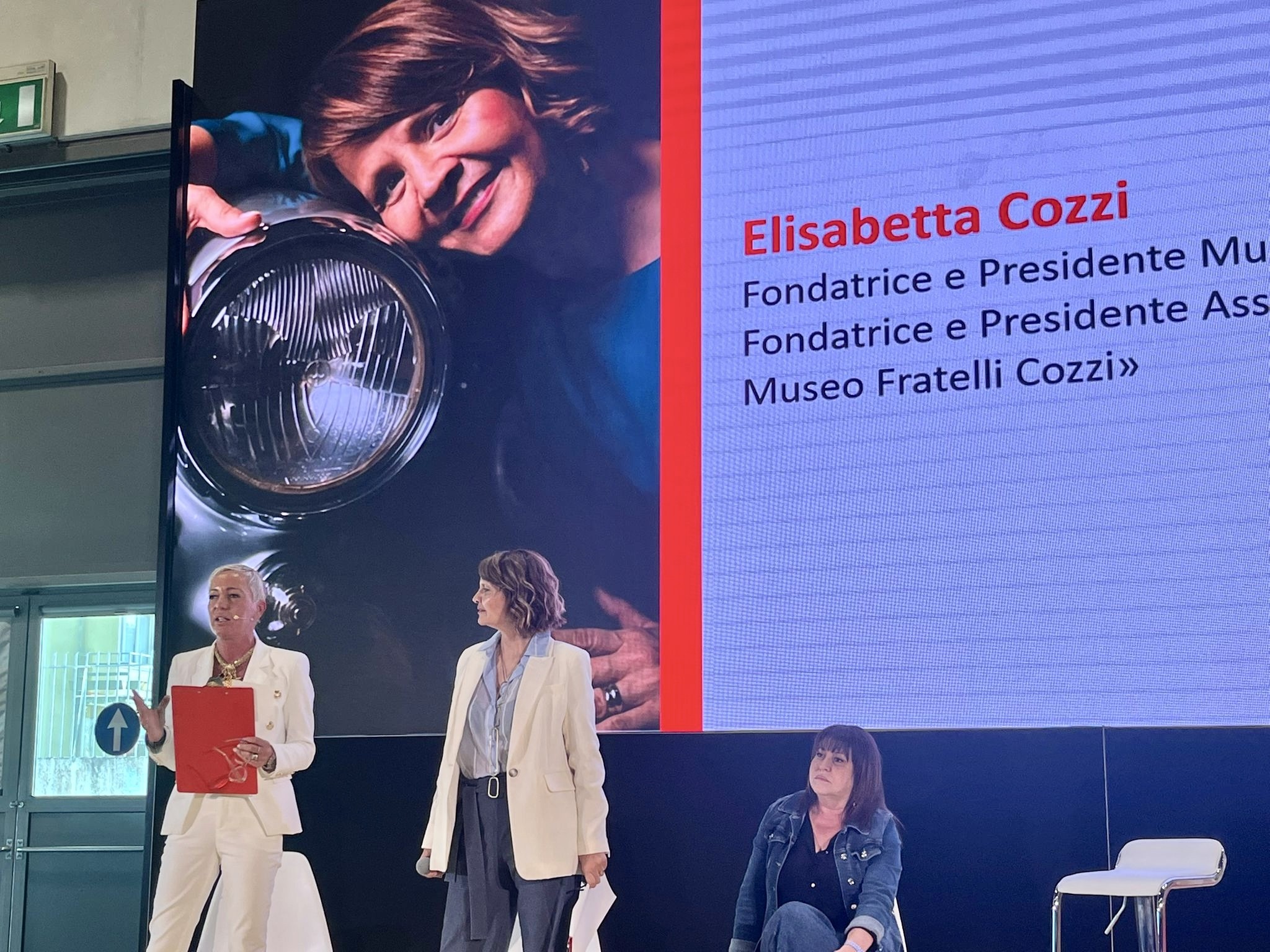 Cecilia Tabarelli e Elisabetta Cozzi durante la presentazione del contest Mawdy Services 2