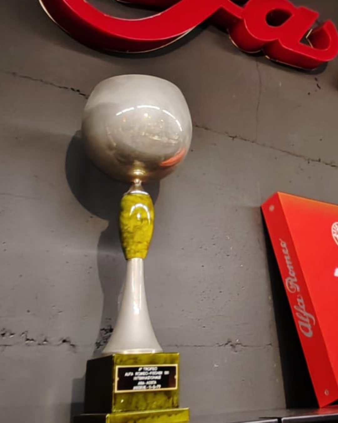  Foto 1.9: la scritta posteriore della “Giulietta t.i.” del museo Cozzi.