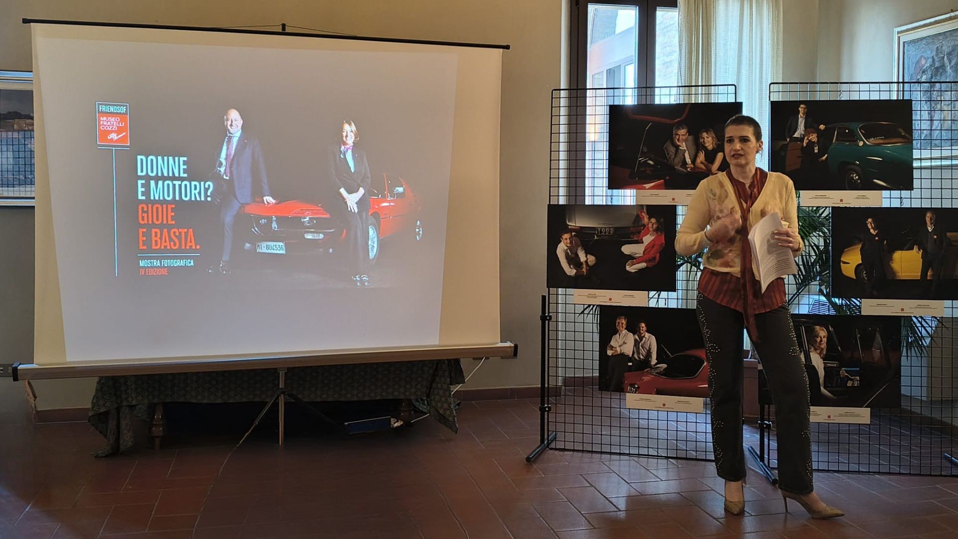 Elisabetta Cozzi presenta il Tour 2025 "Donne e Motori? Gioie e basta"