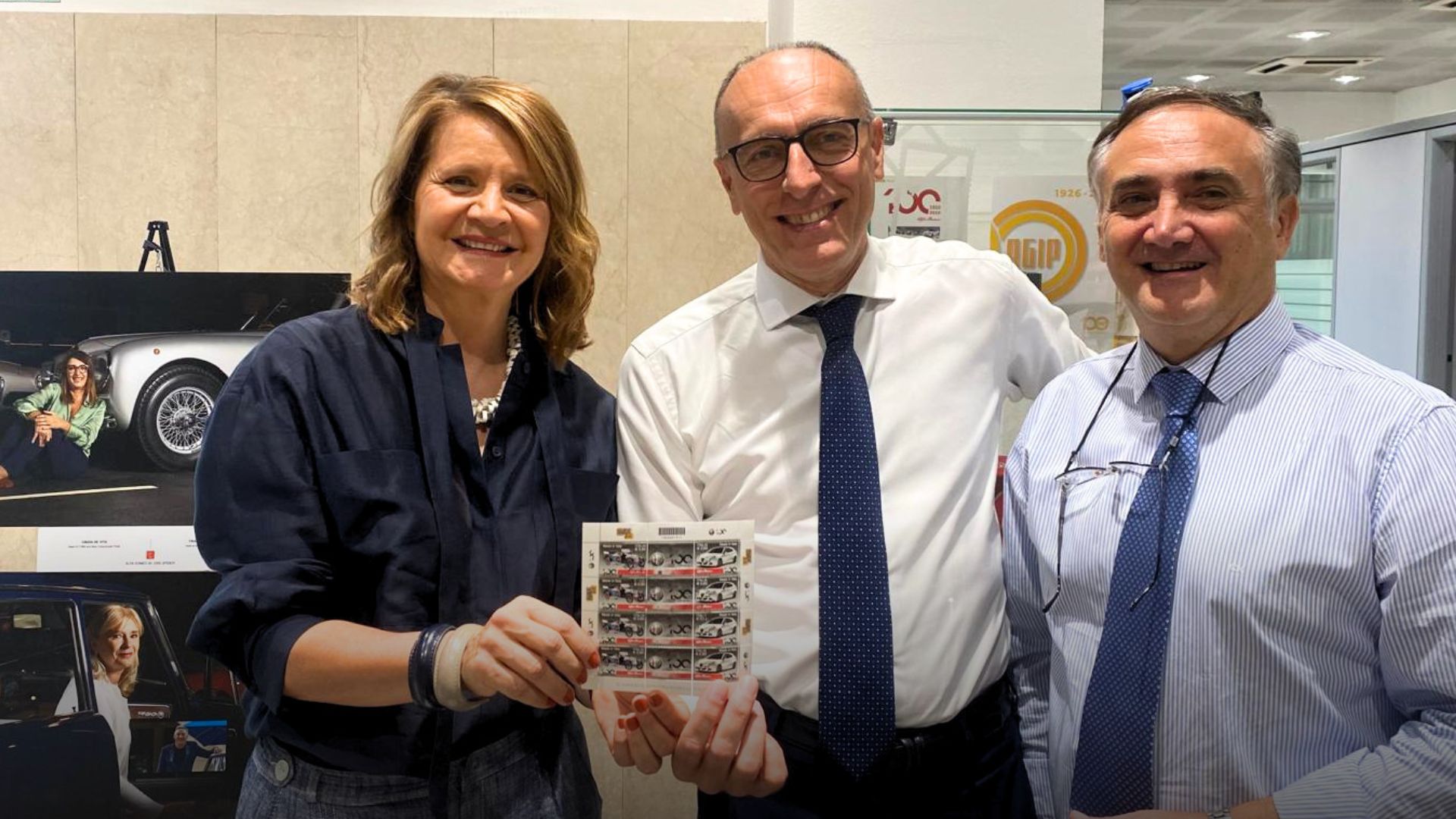 Elisabetta Cozzi presenta il Tour 2025 "Donne e Motori? Gioie e basta"